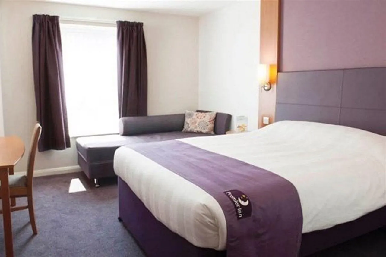 Premier Inn Rotherham East 3*,